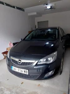 Opel Astra J