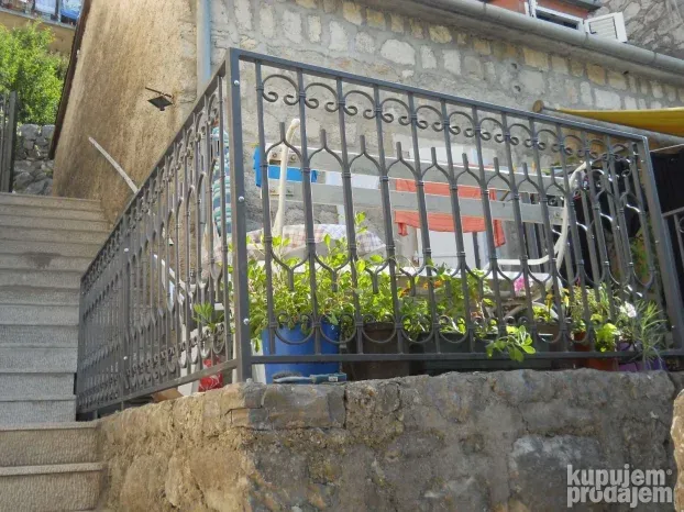 Stepenište, terase, tenda od kovanog gvožđa