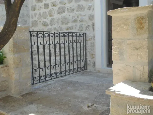 Stepenište, terase, tenda od kovanog gvožđa