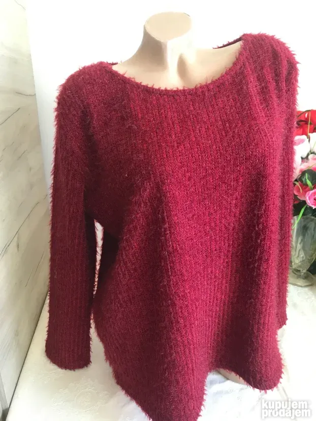Tamno crveni cupavi italijanski dzemper L/XL