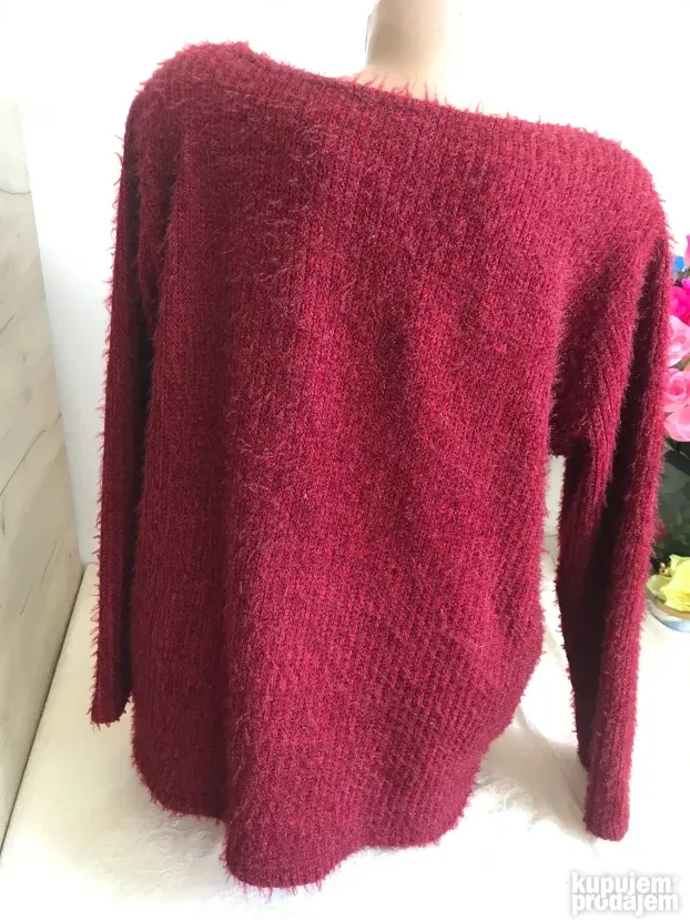 Tamno crveni cupavi italijanski dzemper L/XL