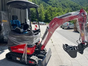 mini bager 1,8 tona, 39 ks, 3 cilindra, vodeno hladjenje