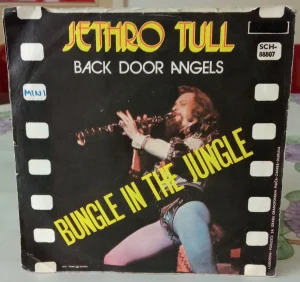 JETHRO TULL - Bungle In The Jungle