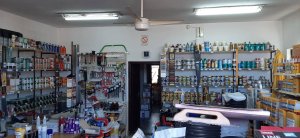 Boje,lakovi,farbe,izolacije i aditivi za beton