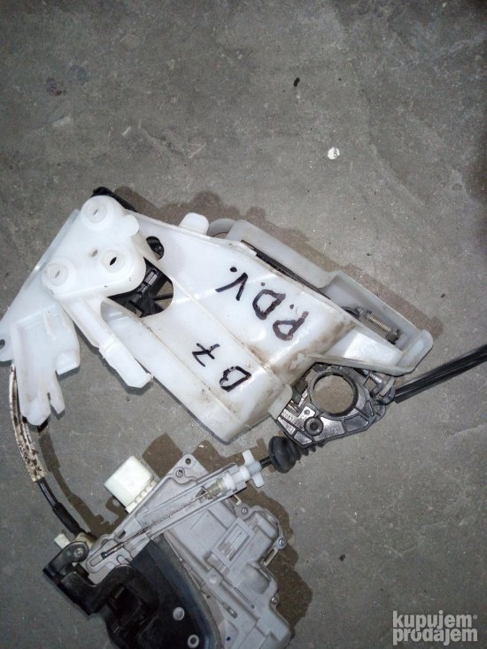 VW Passat B7 brava prednjih desnih vrata