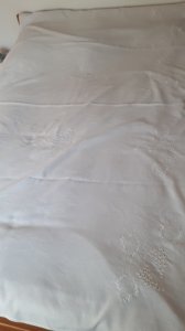 Lep laneni stolnjak sa belim vezom 210x135cm.kao nov