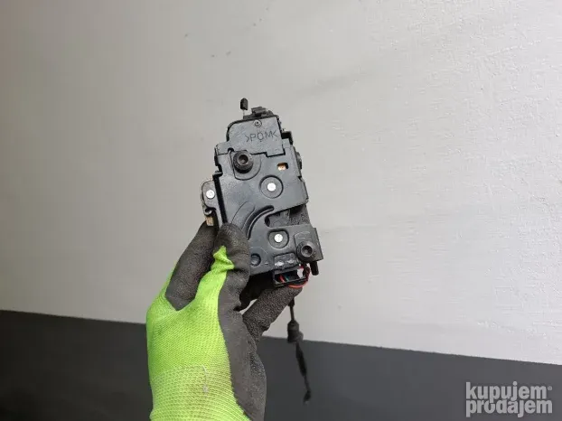 Zadnja leva brava golf 4, bora