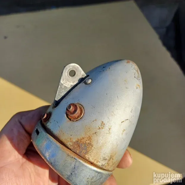 Stari far za biciklu