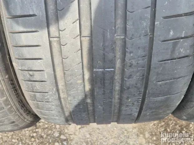 285 30 22 LETNJE PIRELI 5mm.2020GOD 100e Komad