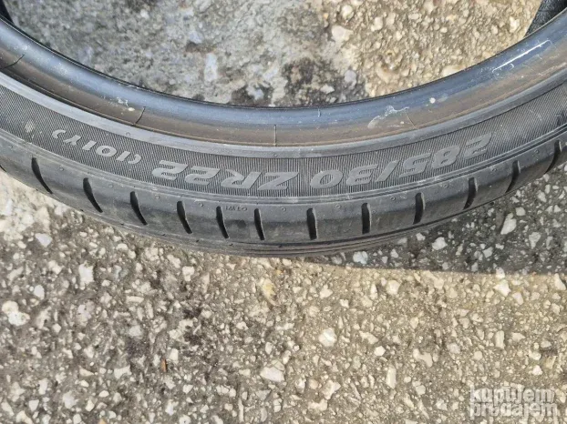 285 30 22 LETNJE PIRELI 5mm.2020GOD 100e Komad
