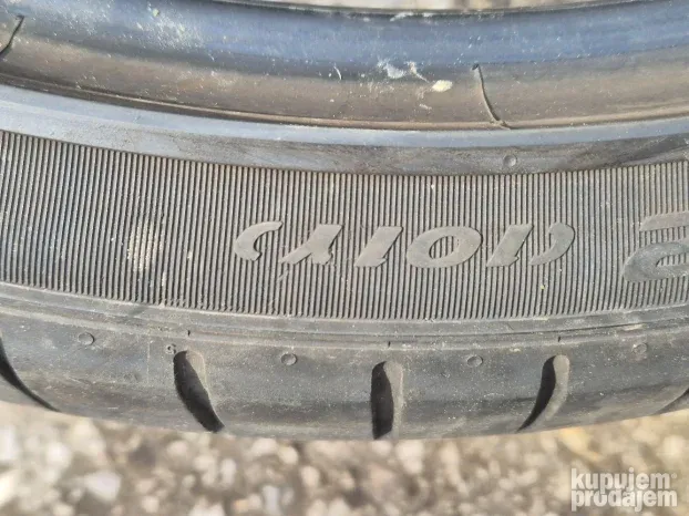 285 30 22 LETNJE PIRELI 5mm.2020GOD 100e Komad