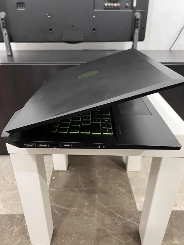 HP Pavilion  Gaming Brutalan 17 i5 12gen 3050Ti