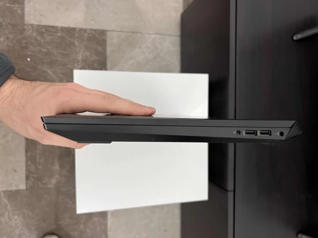 HP Pavilion  Gaming Brutalan 17 i5 12gen 3050Ti