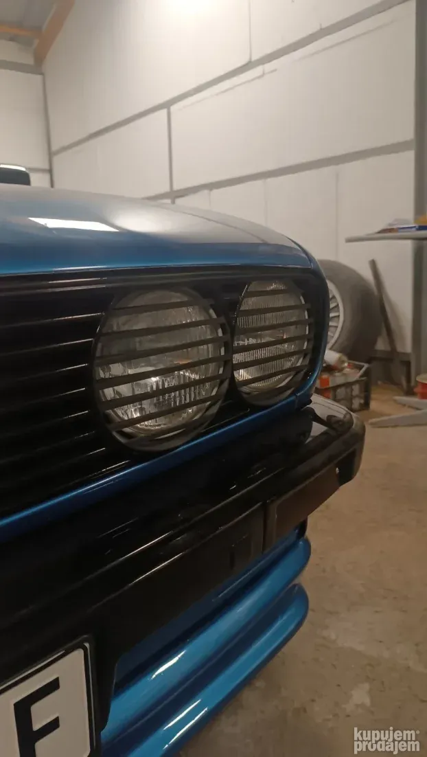 BMW E30 Rešetke za farove