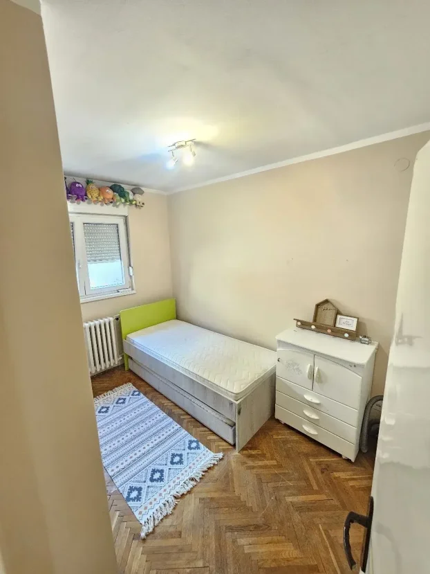 Omladinskih Brigada , Blok 33, 3.0 trosoban, 70 m²