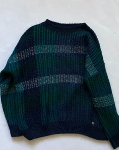 % sada 11 EUR Benetton zenski retro vuneni dzemper M