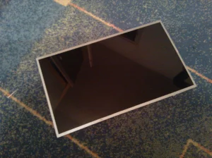 LED ekran 17,3" testiran BEZ MANE