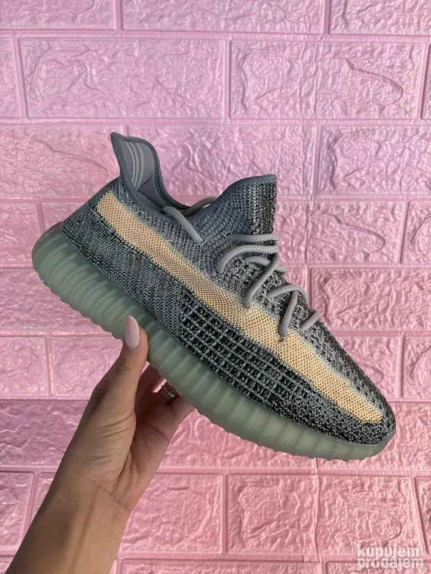 Adidas Yeezy 350 V2 Ash Blue ; Nove Patike