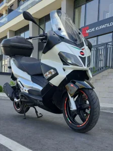 Aprilia SR MAX 300