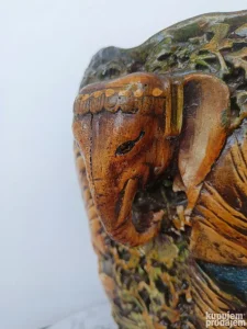 Kineska vaza sa slonovskim drškama