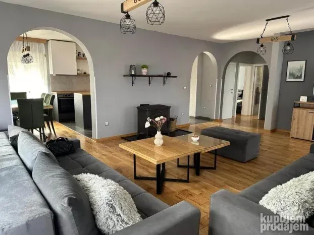 Beočin, Rakovac, 3.0 trosobna, 100 m²