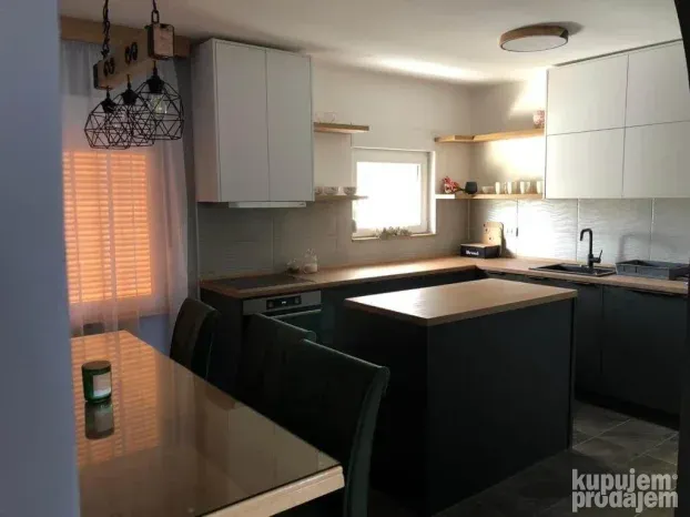 Beočin, Rakovac, 3.0 trosobna, 100 m²