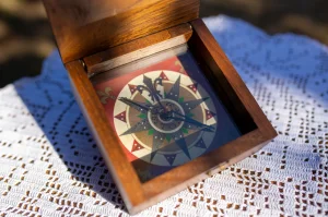 Vintage drveni kompas