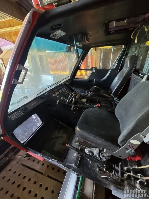 Ratrak Tabac za piste sa frezom i vibroplocom