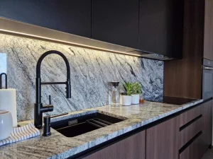 Izrada kamenih ploča za kuhinju