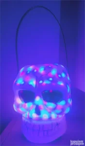 Igračka horor kosturska glava koja svetli i čuje se