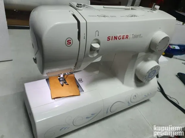 Masina za Sivenje - SINGER  Talent 3323