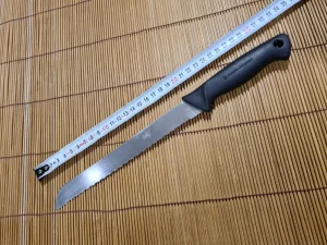 Famipa Prizren reckavi Nož