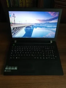 Lenovo 15,6"FHD i3-6006u Radeon530 8GB DDR4 SSD+HDD 1h+ bat.
