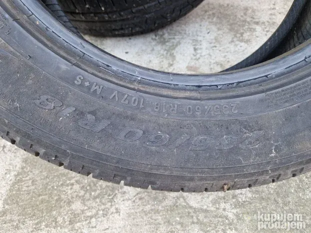 Dve dobre letnje gume 18 ice PIRELLI 235 60 18 Dot 1416 sa o