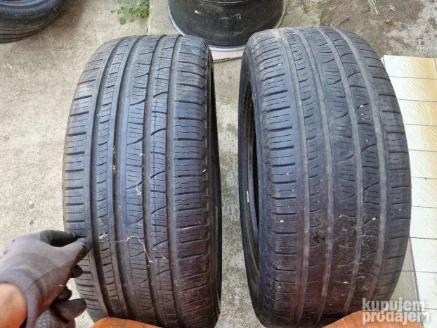 Dve dobre letnje gume 18 ice PIRELLI 235 60 18 Dot 1416 sa o