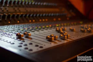 Muzički studio za snimanje i postprodukciju