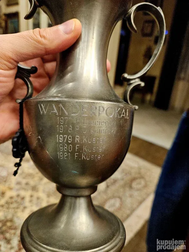 Trofej lige sampiona u mesingu, dizajniran, 23 cm