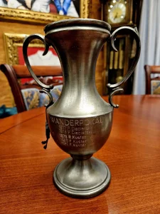 Trofej lige sampiona u mesingu, dizajniran, 23 cm