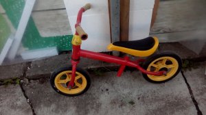 decije biciklo guralica bez pedala kettler crveno