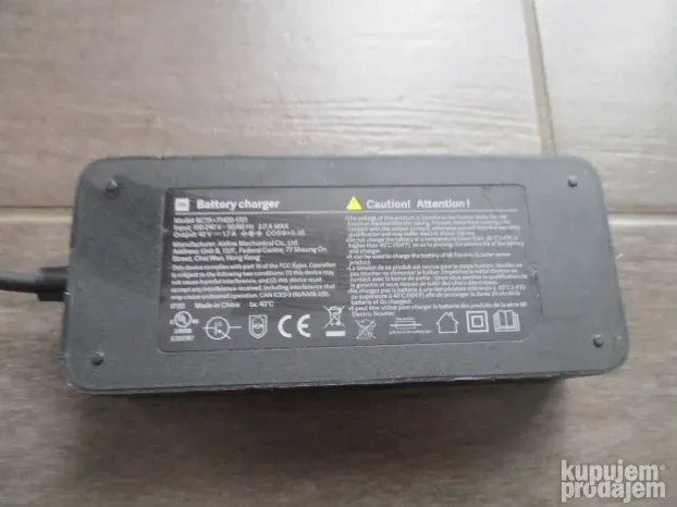 1-92 MI BCTA+71420-1701   42V-1.7A punjac za el.trotinete