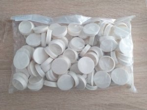 Poklopac cep f35 za rupu od sarke-okov za namestaj