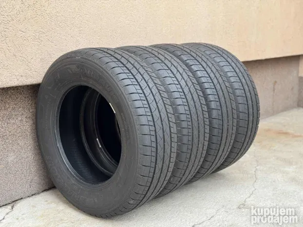 Četiri gume teretne Bridgestone 215/65/16C 215/65/16 C