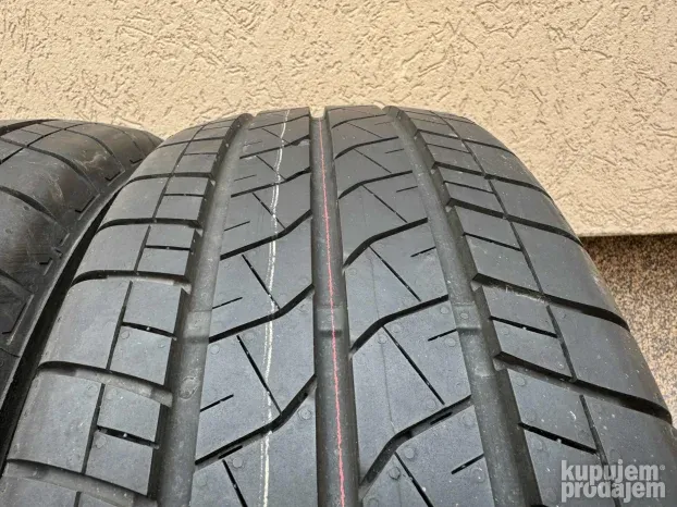 Četiri gume teretne Bridgestone 215/65/16C 215/65/16 C