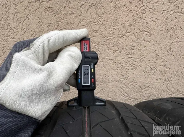 Četiri gume teretne Bridgestone 215/65/16C 215/65/16 C