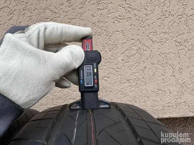 Četiri gume teretne Bridgestone 215/65/16C 215/65/16 C