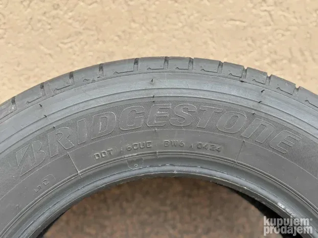 Četiri gume teretne Bridgestone 215/65/16C 215/65/16 C