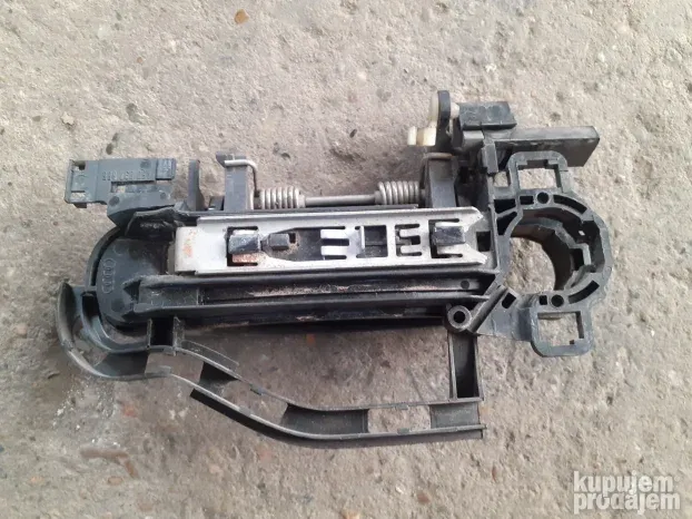 Audi A6 C6 Rucica prednjih desnih vrata