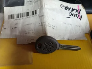Nov nenarezblanko kljuc dodge original 05018690AB 05018869AD