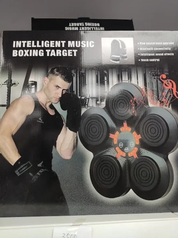 Muzička mašina za boks sa rukavicama