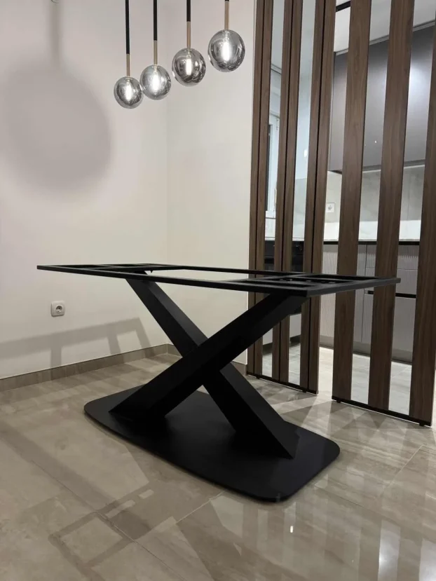 Metalni nogari za trpezarijski sto